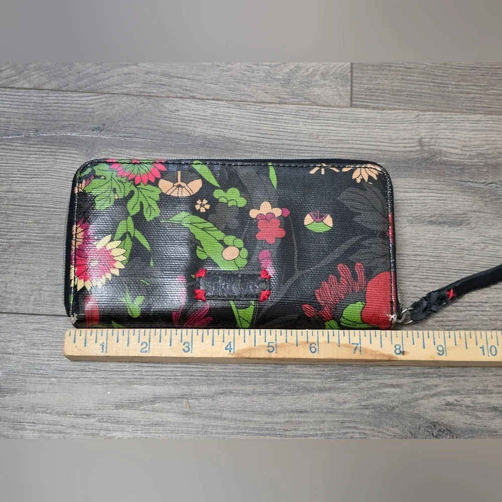 Sakroots Wallet Floral Deep Colored Pattern Roomy Zipper Closure Boho